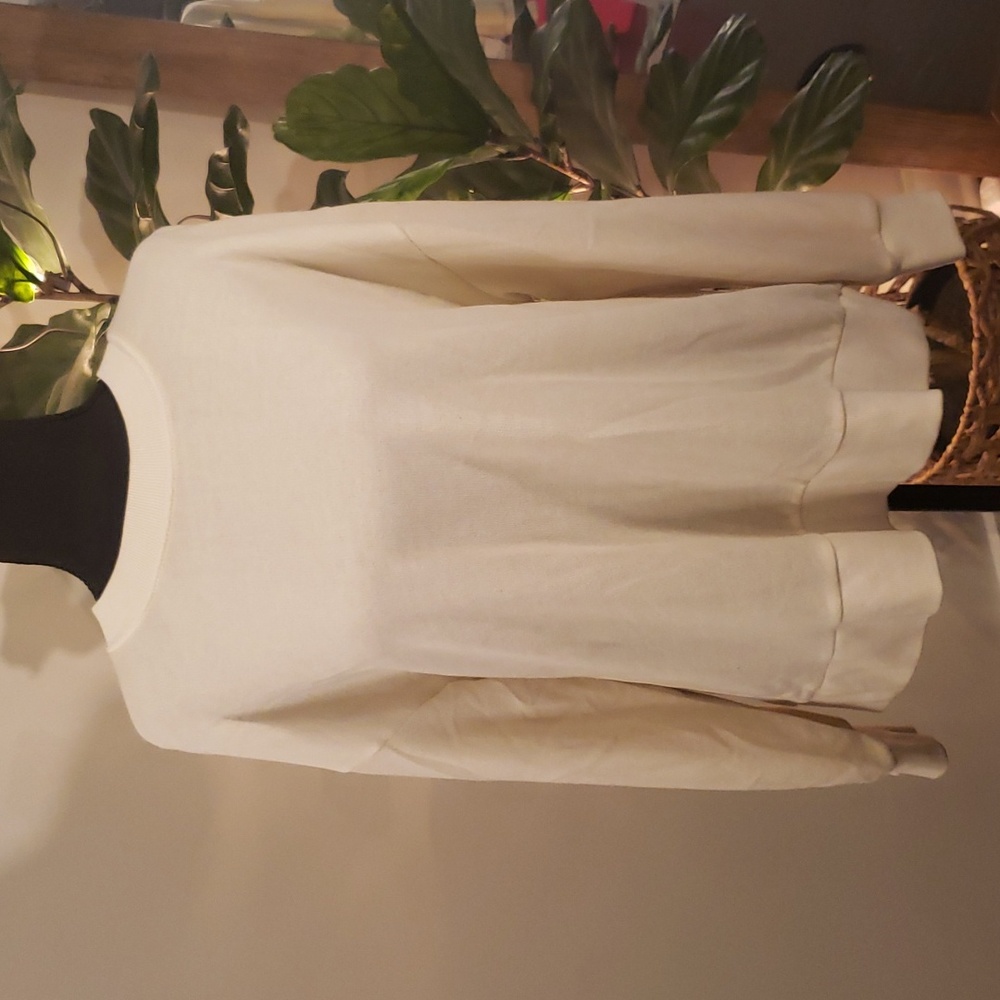 🩷Treasure and bond sweatshirt